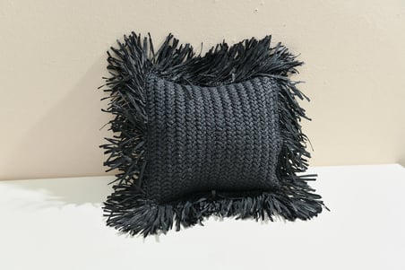 Tasch Design Siyah Rafya Örgü Kırlent Kılıfı 45x45 cm El Yapımı Fermuarlı