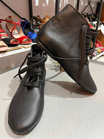 SİYAH DERİ DANS BOTU- BAĞCIKLI-SÜET TABAN - TÜM DANSLAR İÇİN UYGUNDUR.