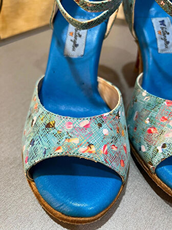 “Red Art” MAVİ BİLEKTEN ÇİFT ATKILI 8,5 CM 13 PONT TOPUK BOYU TANGO, DANS VE ABİYE AYAKKABISI