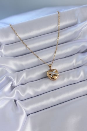 316L Çelik Gold Renk Zirkon Detay Kalp Model Kadın Kolye 5886
