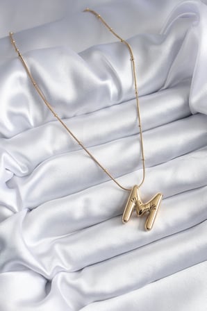316L Çelik Gold Renk Bubble "M" Harf Model Kadın Kolye 5886