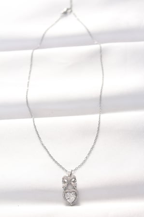 316L Çelik Silver Renk Zirkon Taşlı Kalpli Fiyonk Kolye 5886