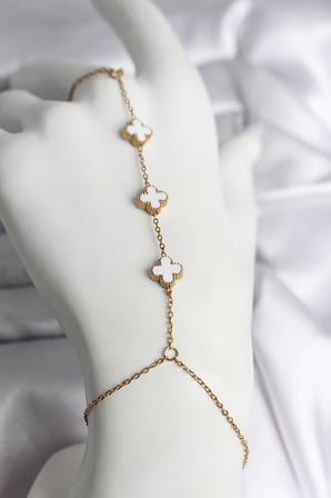 316L Çelik Gold Renk Beyaz Yonca Model Kadın Şahmeran 5886