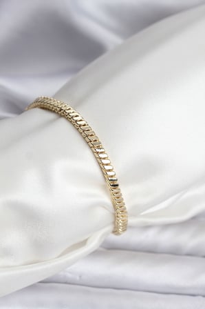 14K Gold Renk Kaplama Kare Zincir Model CM Kadın Bileklik 5886