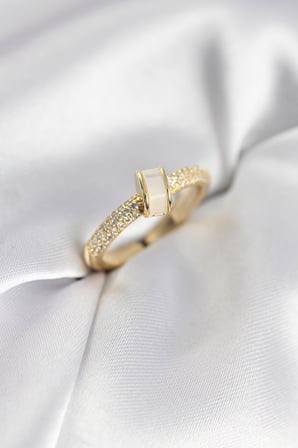 Zirkon Taşlı Sedefli Gold Renk Kadın Yüzük 5886