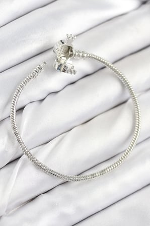 Pirinç Charm Zirkon Taşlı Taç Model Gümüş Renk Kadın Bileklik 5886