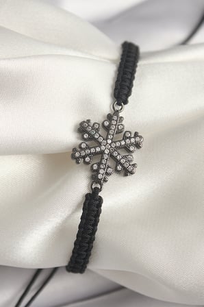 Pirinç Füme Renk Zirkon Taşlı Kar Tanesi Figür Makrome Asansörlü Model Kadın
