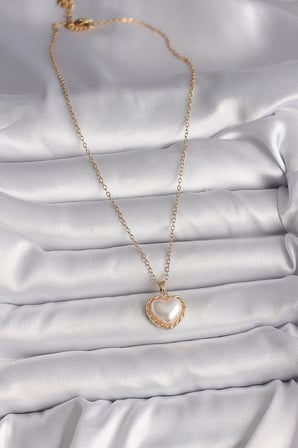 316L Çelik Gold Renk Zincir 3D İnci Kalp Model Kadın Kolye 5886