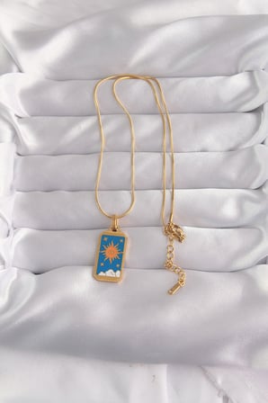 316L Çelik Gold Renk Mavi Mineli Güneş Model Tarot Kolye 5886