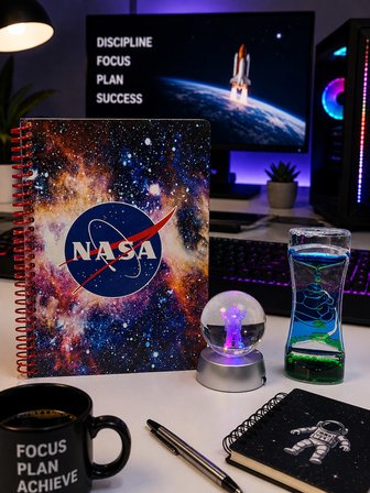 NASA Masa Üstü Hediye Seti – Spiralli Defter, Astronot Kristal Küre LED Lamba, Damla Zamanlayıcı