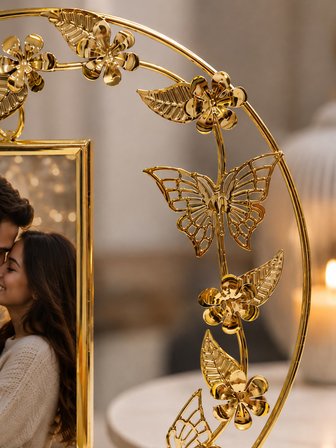 Dekoratif Gold Fotoğraf Çerçevesi Kelebek ve Çiçek Detaylı Şık Masaüstü Dekorasyon Hediyelik
