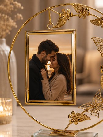 Dekoratif Gold Fotoğraf Çerçevesi Kelebek ve Çiçek Detaylı Şık Masaüstü Dekorasyon Hediyelik
