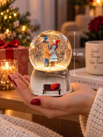 Işıklı Kar Küresi 9 cm Sevgiliye Özel Romantik Çift Figürlü Kış Masalı Dekoratif Kar Küresi
