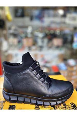 Hakiki Deri Siyah Yumuşak Fermuarlı Lastik Bağcıklı Kadın Bot