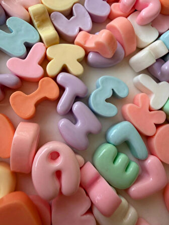 95 adet Mini Çok Renkli Reçine Alfabe Süsleri - Pastel ABCD HarfleriT akı Yapımı & El İşleri için