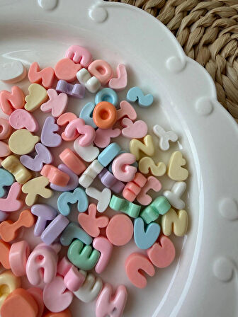 95 adet Mini Çok Renkli Reçine Alfabe Süsleri - Pastel ABCD HarfleriT akı Yapımı & El İşleri için