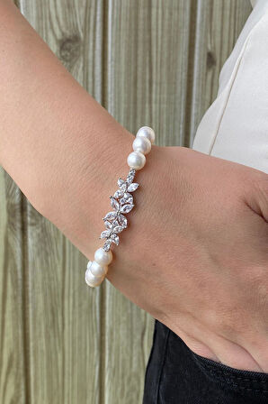 925 Ayar Gümüş Çiçek Tasarımlı Zirkon Taşlı Doğal İnci Kadın Bileklik