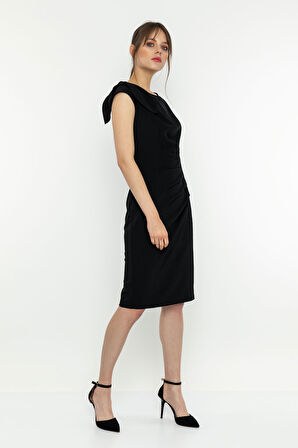 Omzu Kurdeleli Drape Detaylı Elbise-Siyah-38