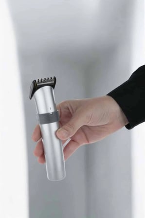 4 Taraklı Profesyonel Şarjlı Saç ve Sakal Kesme Tıraş Makinesi Seti