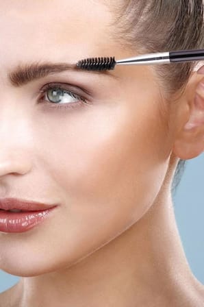 Çift Başlıklı Eyeliner ve Kaş Fırçası - Kolay Uygulama ve Mükemmel Sonuçlar