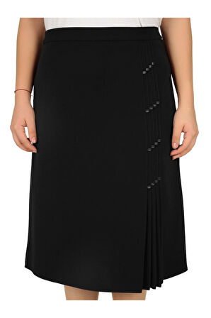 Kısa Büyük Beden Deri Detaylı Astarlı Portoriko Kumaş Pileli Etek