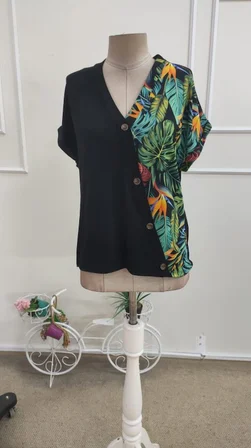 Siyah Çiçek Desenli Günlük Boho V Yaka Bluz