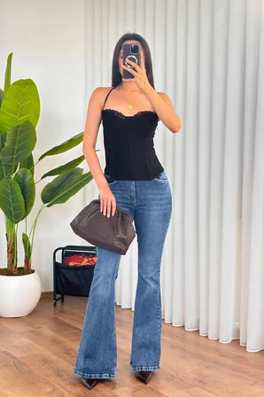 Siyah Halter Yakalı Dar Kalıp Crop Bluz
