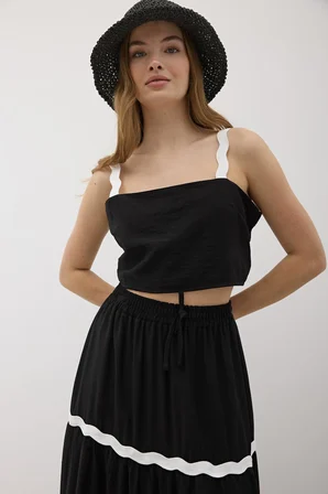 Askılı Su Taşı Desenli Crop Bluz Siyah