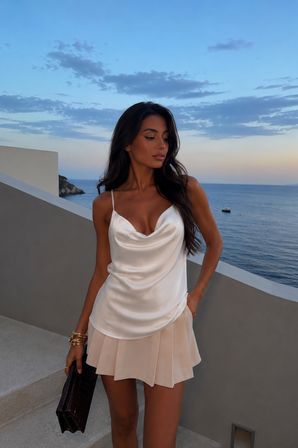 Beyaz Kolsuz Degaje Yakalı Bluz