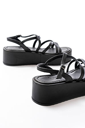 861-1029 Siyah Dolgu Kadın Sandalet