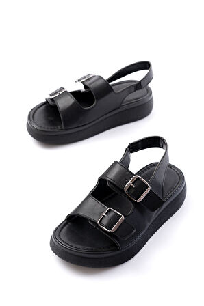 24413-572 Siyah Günlük Dolgu Topuk Toka Aksesuarlı Kadın Sandalet