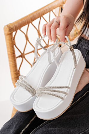 861-1100 Beyaz Günlük Gümüş Taşlı Dolgu Kadın Sandalet