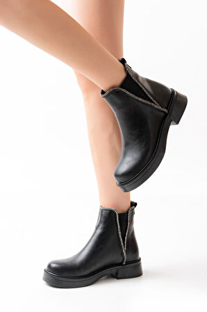 02-02 Siyah Taş Aksesuarlı Lastikli Günlük Kadın Bot