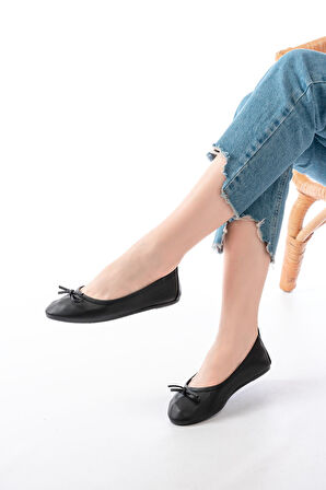 6101 Siyah Günlük  Fiyonklu Kadın Babet