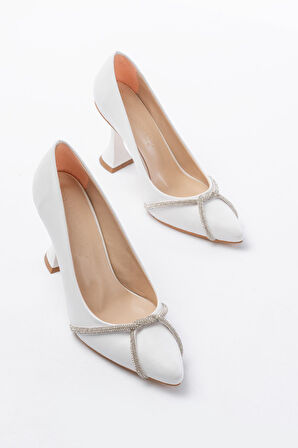 K-10 Beyaz Günlük Sarmal Taşlı Topuklu Kadın Ayakkabı