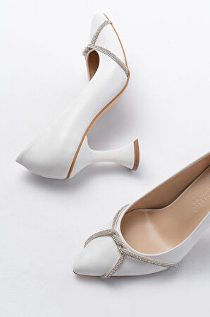 K-10 Beyaz Günlük Sarmal Taşlı Topuklu Kadın Ayakkabı