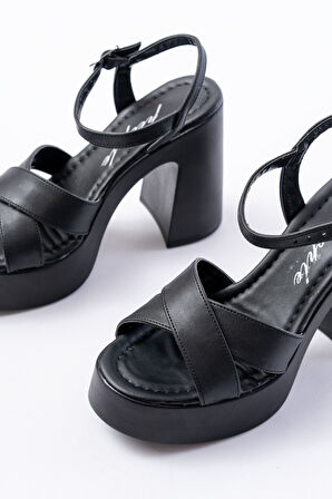 P-105 Siyah Çapraz Kalın Topuklu Kadın Sandalet