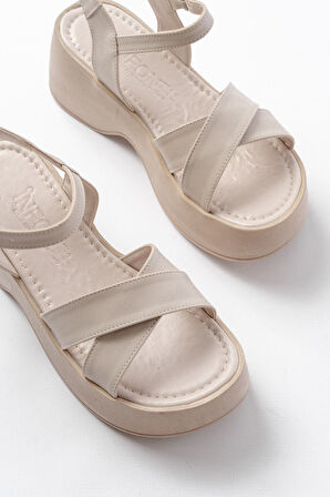 24414-1005 Bej Günlük Çapraz Dolgu Topuk Kadın Sandalet