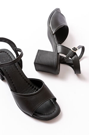 K-13 Siyah Günlük  Topuklu Kadın Sandalet