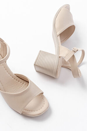 K-13 Bej Günlük  Topuklu Kadın Sandalet