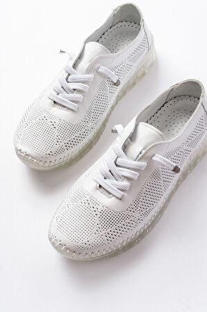 S-365  Beyaz Desenli Hakiki Deri Şeffaf Taban Kadın Spor Ayakkabı