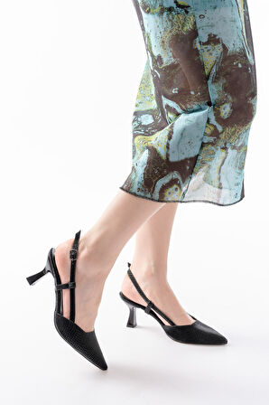 725 Siyah Pul Desenli Sivri Burunlu  Topuklu Kadın Ayakkabı