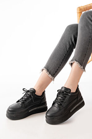 FLN-1999 Siyah Bağcıklı Taban Taş Aksesuarlı Günlük Spor Ayakkabı