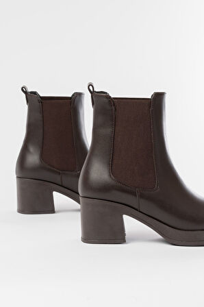 5109-3056 Kahverengi Lastikli Kalın Topuklu Günlük Kadın Bot