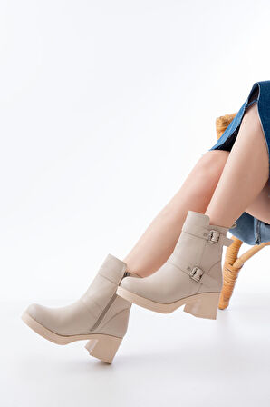 5109-3027 Bej Topuklu Fermuarlı Günlük Kadın Bot