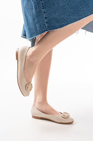 İNF-325 Bej Tokalı Aksesuarlı Günlük Kadın Babet