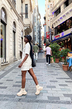 Bej Ceket Ve Şort Takım