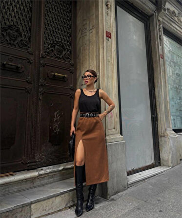 SÜET KALEM ETEK YIRTMAÇ DETAYLI - Taba