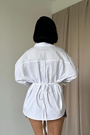 Beyaz Kapaklı Pileli Gömlek