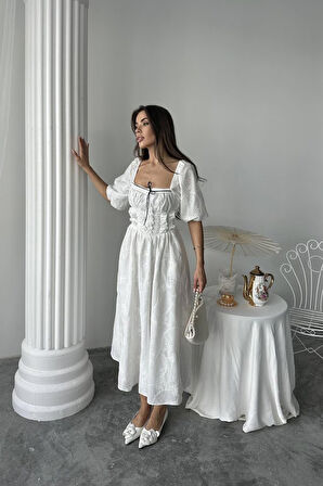Beyaz Dantel Detaylı Brode Elbise